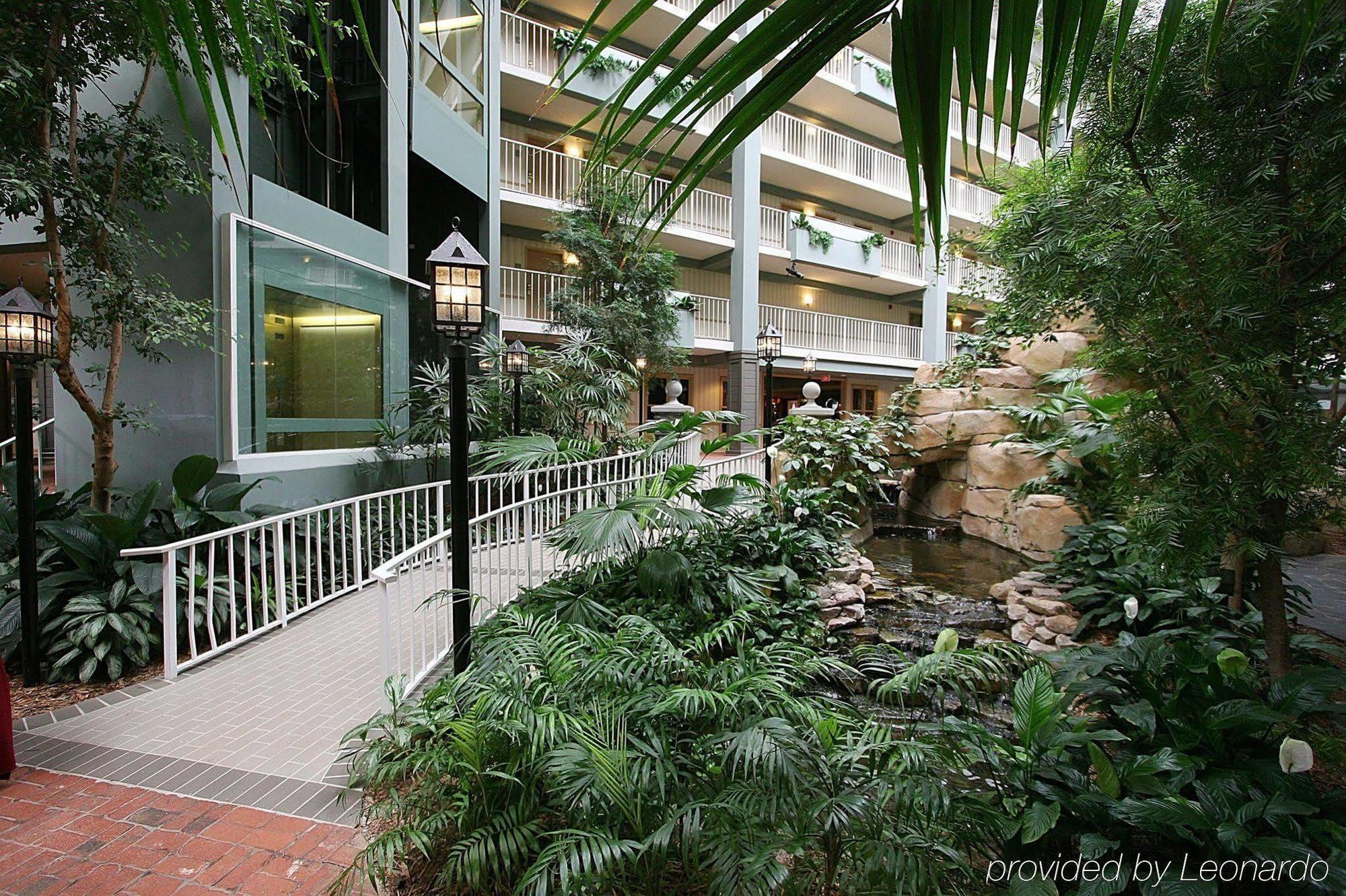 Embassy Suites Pittsburgh - International Airport كوراوبوليس المظهر الخارجي الصورة